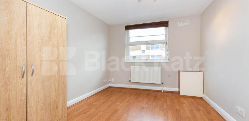 great two bedroom flat set on the first floor of a Victorian conversion Hercules Street, Holloway 